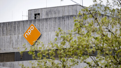 NPO, bezuinigingen bij MAX