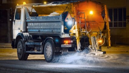 Hoe zit het? Waarom mag u een strooiwagen niet inhalen?