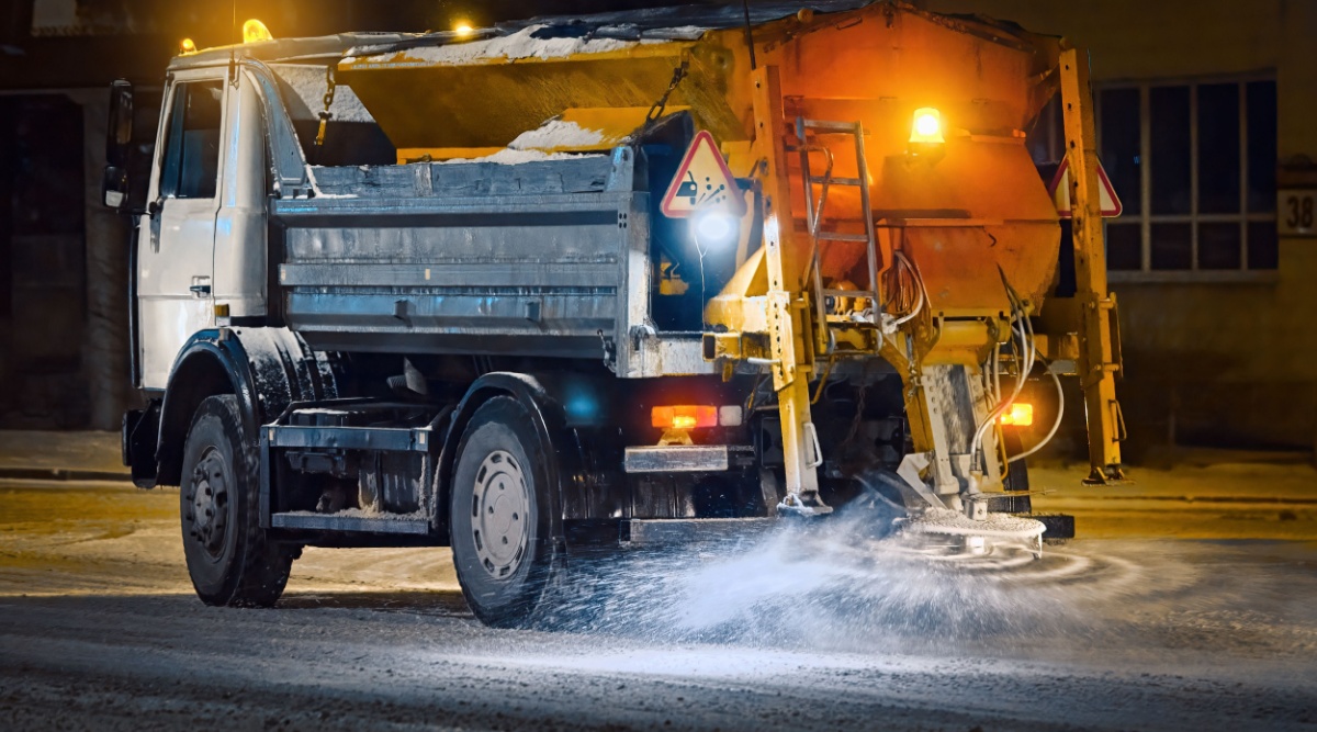 Hoe zit het? Waarom mag u een strooiwagen niet inhalen?