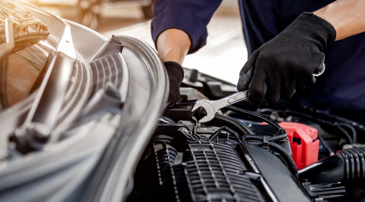 Iemand zijn voertuig wordt APK gekeurd