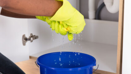 Iets schoonmaken met koud water