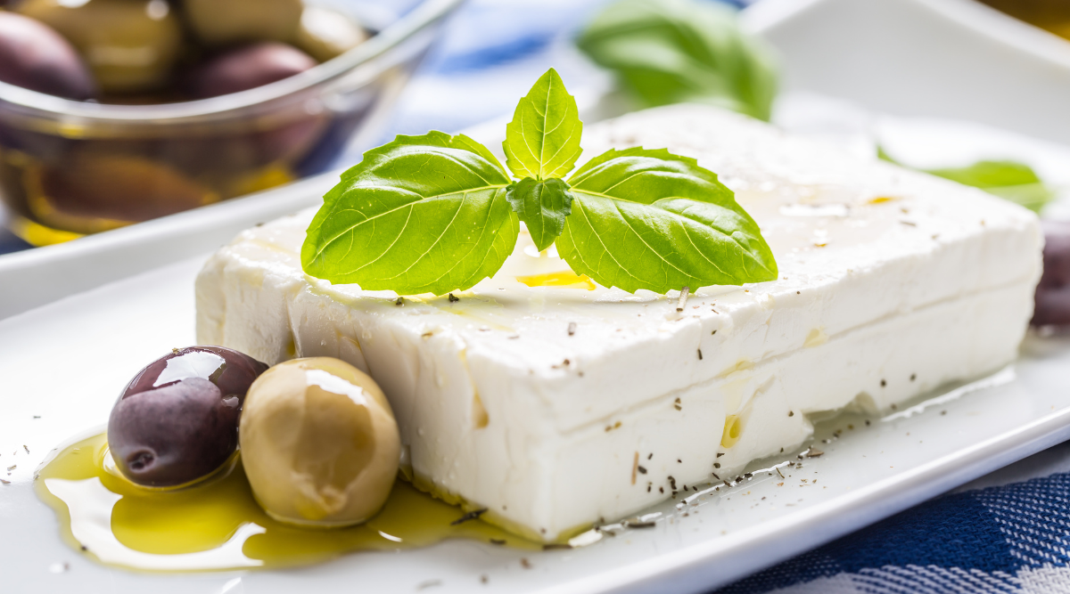 Feta met olijven en verse basilicum