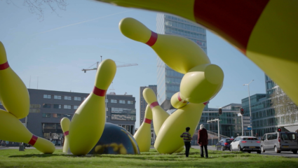 Kunstwerk Flying Pins in Eindhoven
